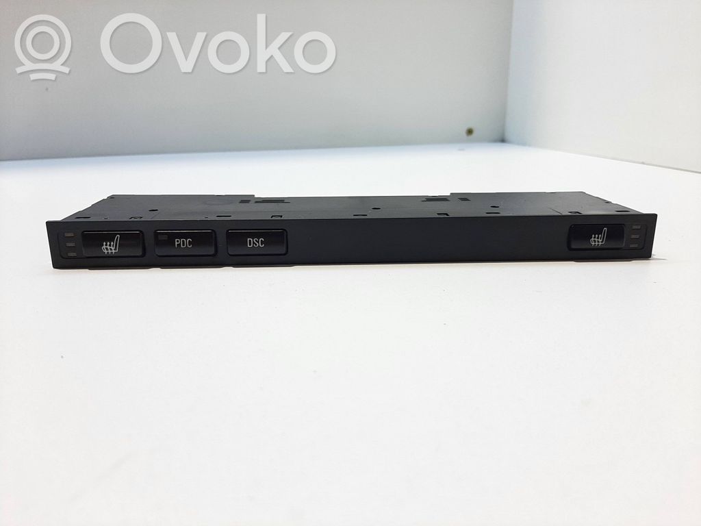 Sēdekļu apsildes slēdzis   61318373776,03742071