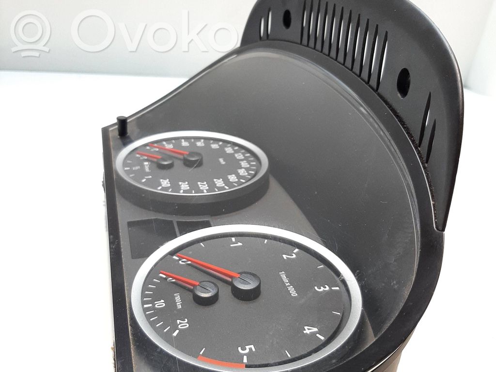 Speedometer (instrument cluster)   110080213,62116944126,6990708902F