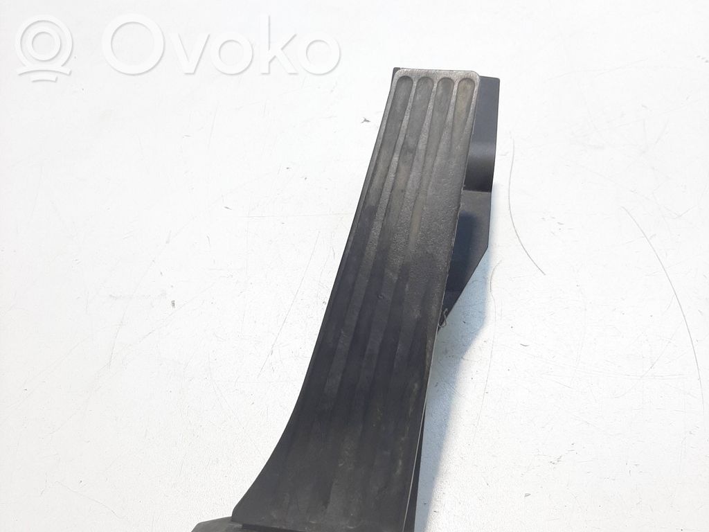 Accelerator throttle pedal   6766930,25916010