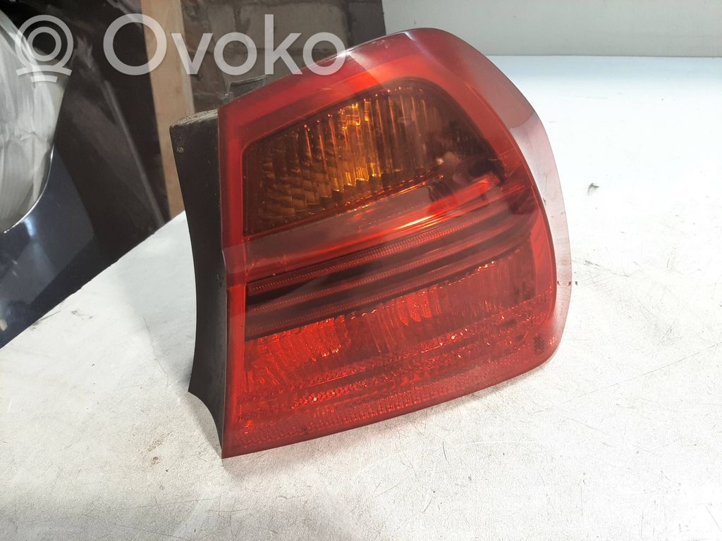Rear/tail lights   6937458