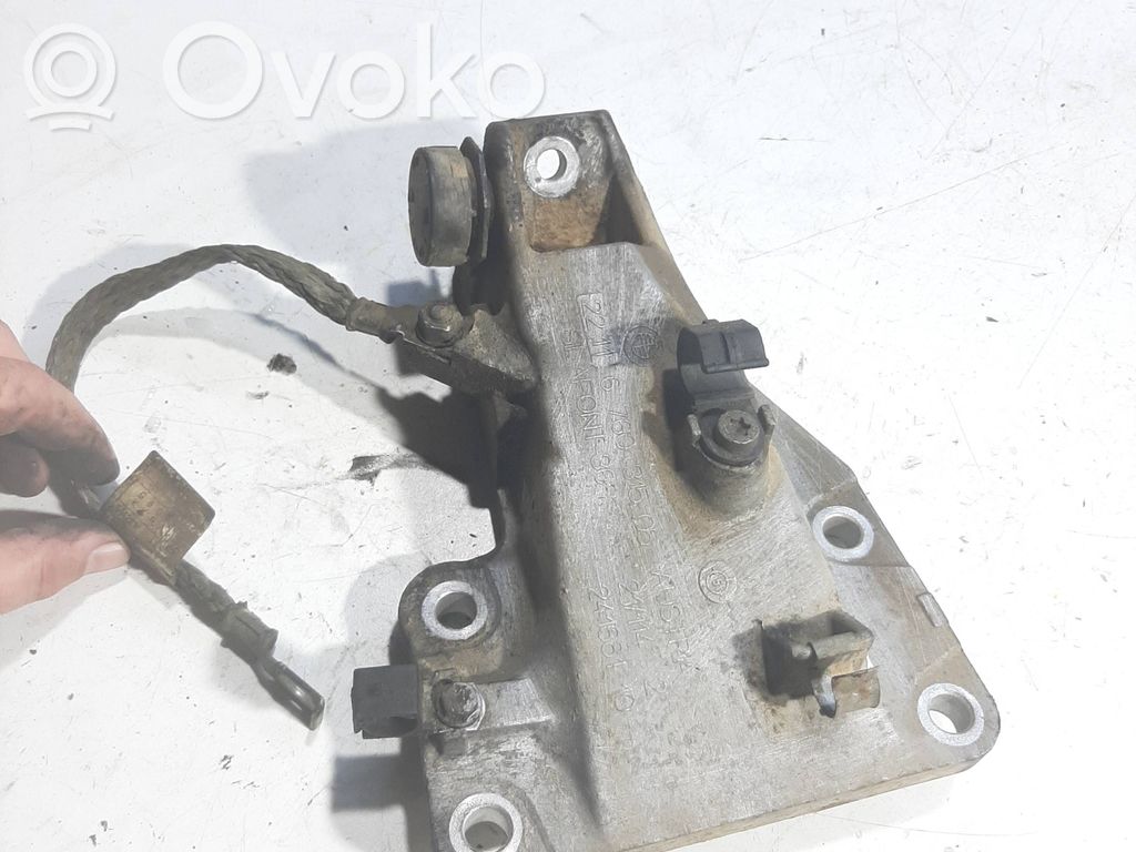 BMW 3 E90 E91 Engine mounting bracket 