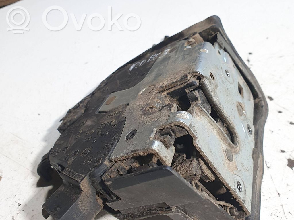 BMW X5 E53 Priekšpusē slēdzene 