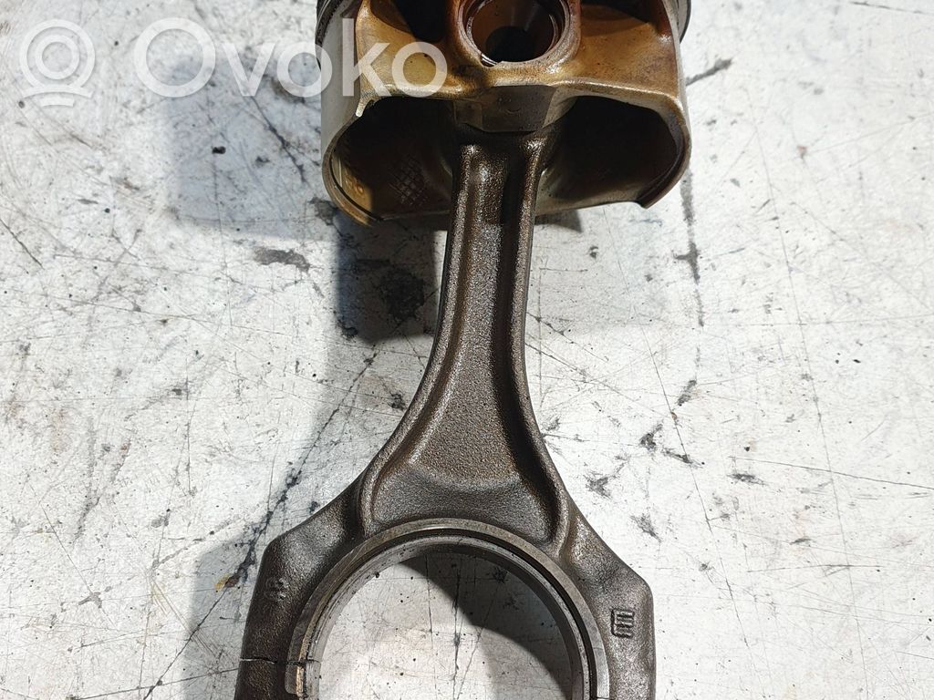 BMW 7 F01 F02 F03 F04 Tłok z korbowodem 