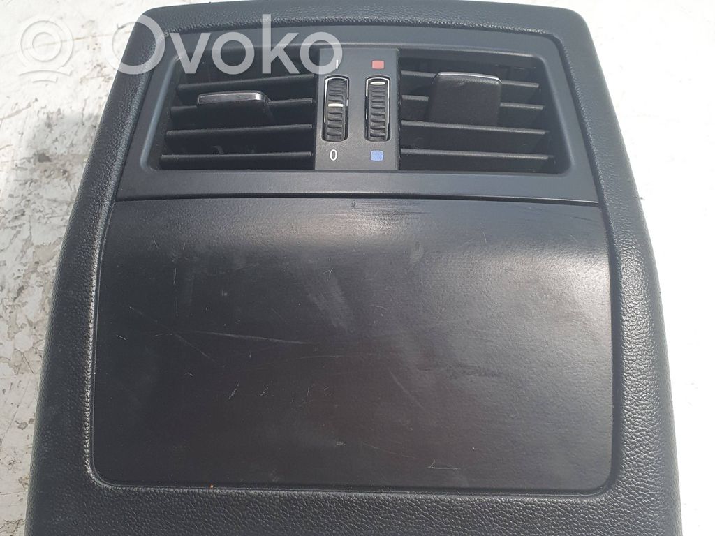 Oro grotelės gale   7129556