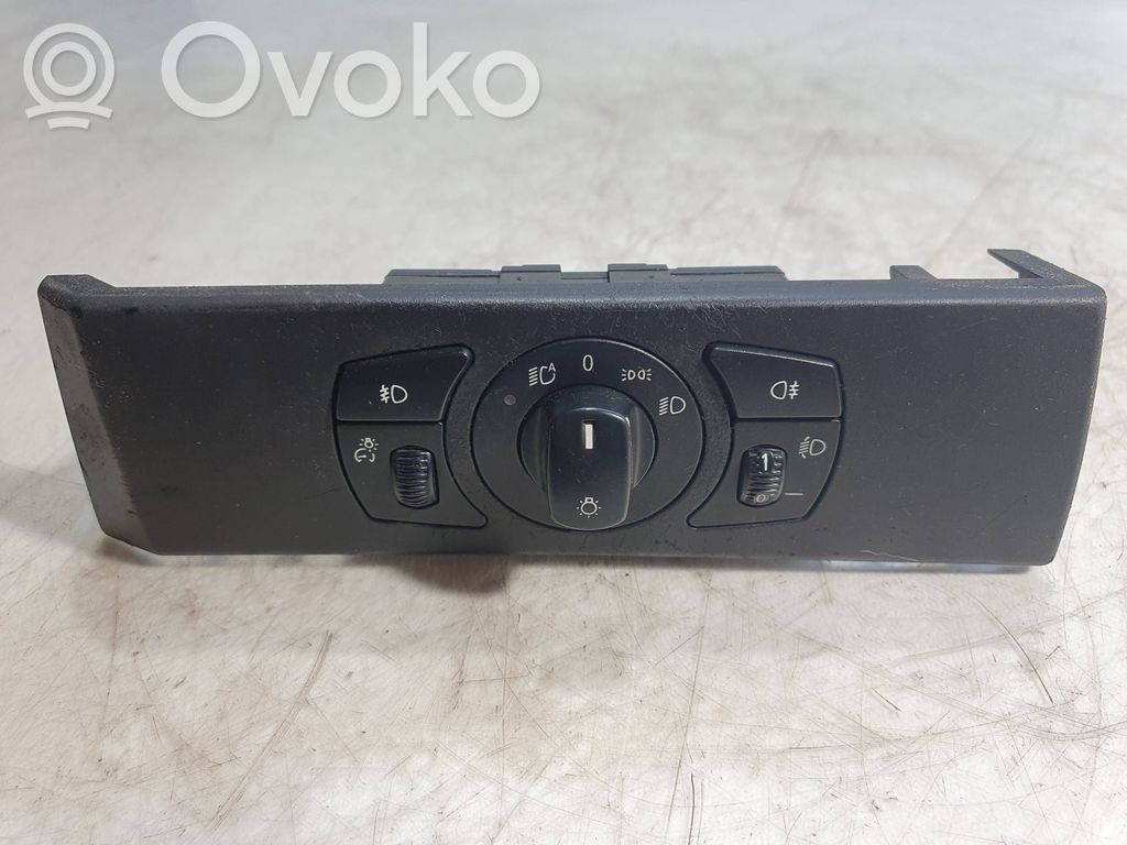 Light switch   692525102,3328010100