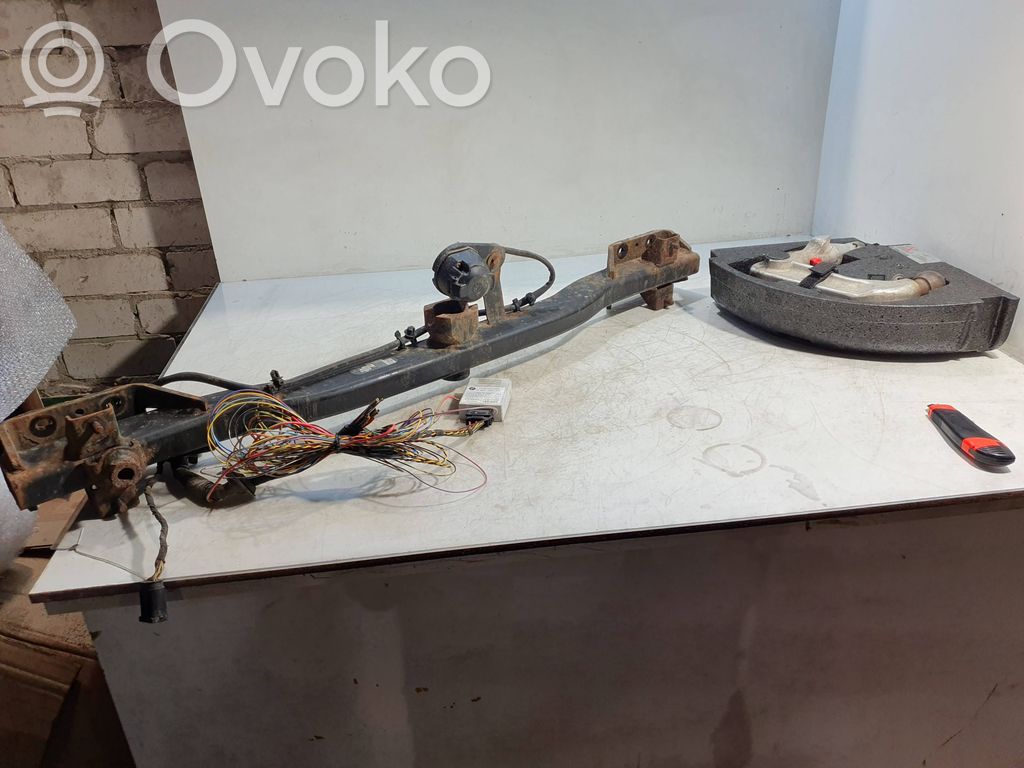 BMW 5 E60 E61 Āķa komplekts 