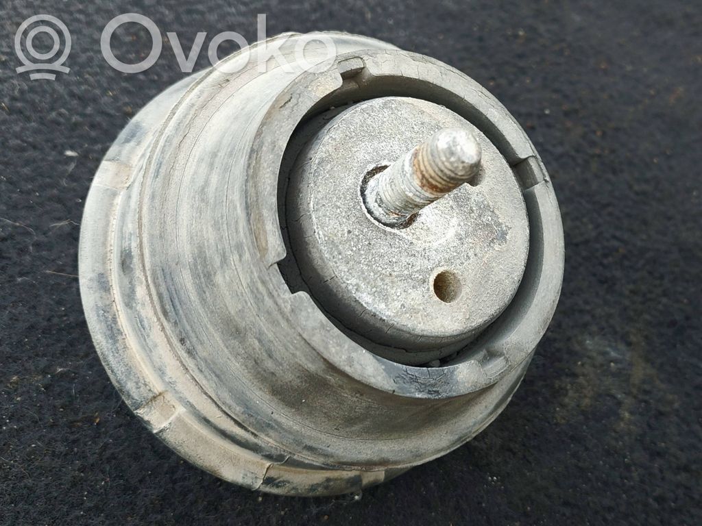 BMW 5 E39 Dzinēja spilvens 