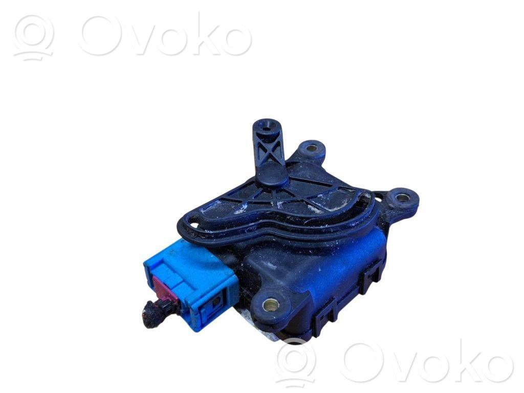 Audi A6 S6 C5 4B Motor/activador trampilla de calefacción 