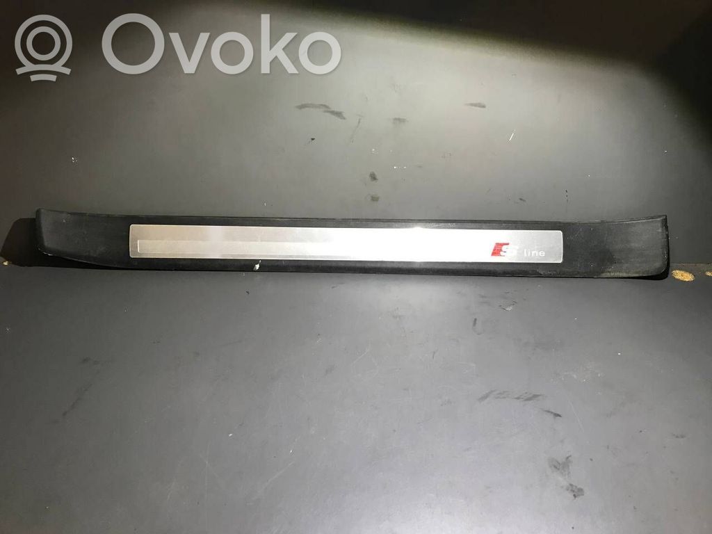 Audi A4 S4 B7 8E 8H Listwa progowa tylna 