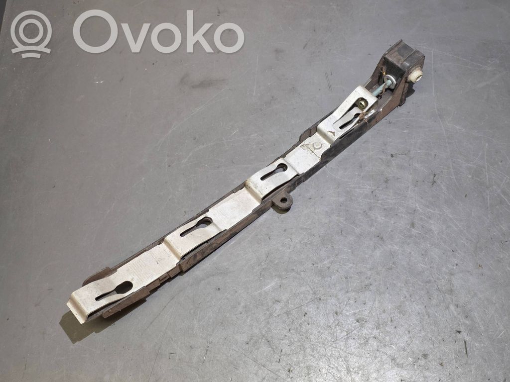 Audi A8 S8 D3 4E Galinis laikiklis bamperio 
