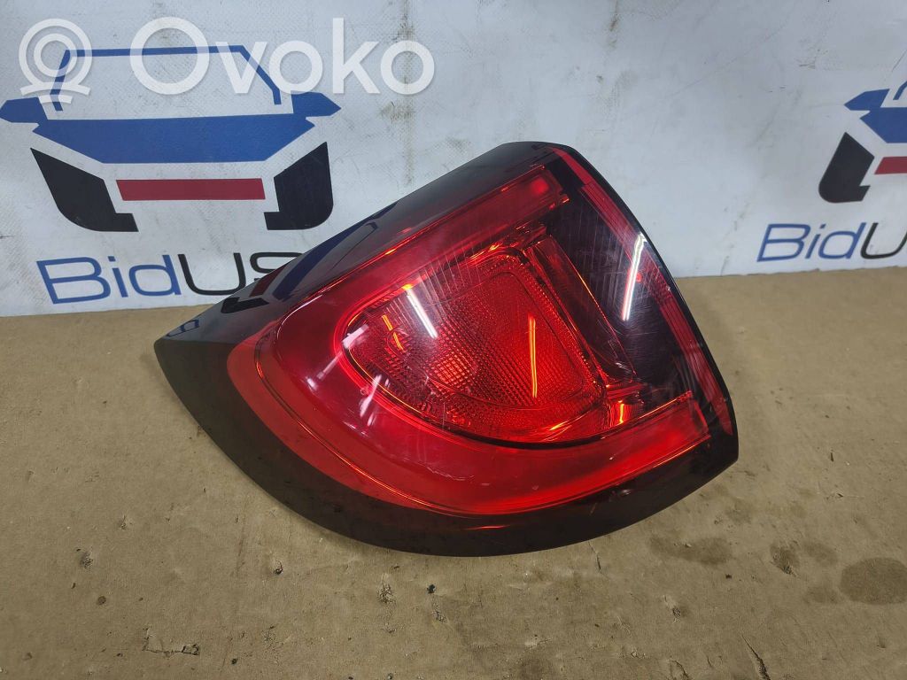 Chrysler Pacifica Rear/tail lights 