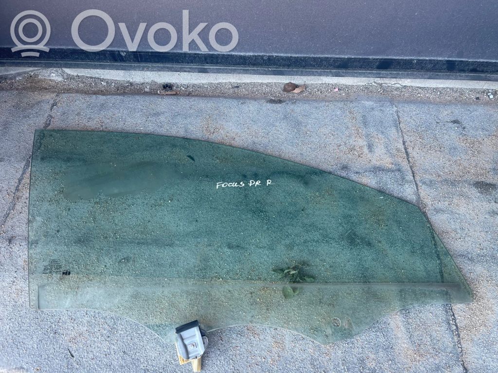 Ford Focus priekšējo durvju stikls (četrdurvju mašīnai) 