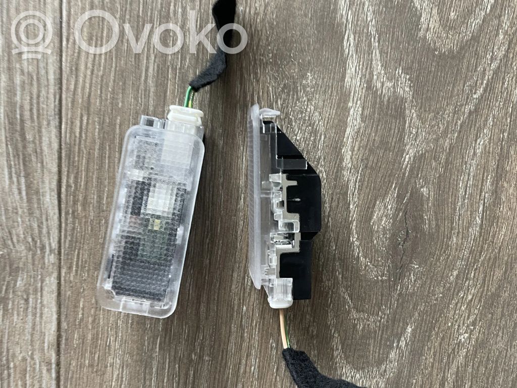Peugeot 508 II Front seat light 