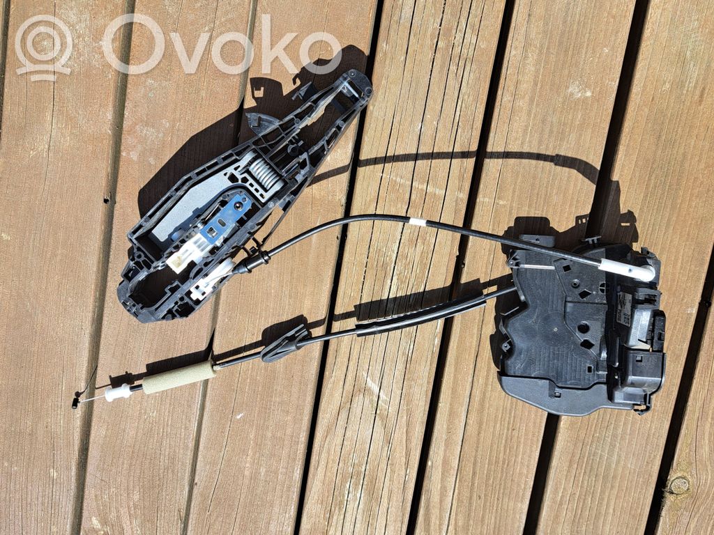 Citroen C4 II Priekšpusē slēdzene 