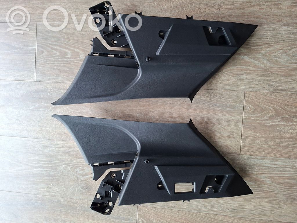 Renault Megane E-Tech Kita salono detalė 