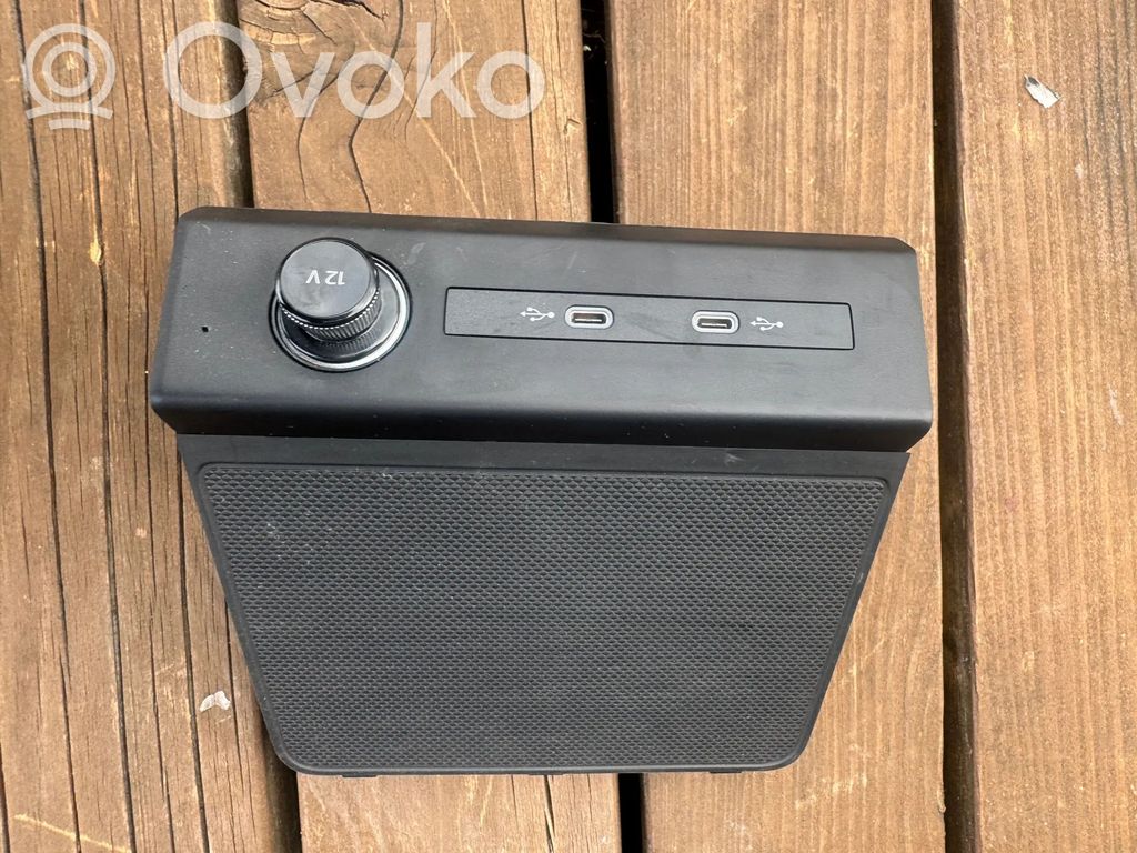 Audi Q4 e-tron USB jungtis 