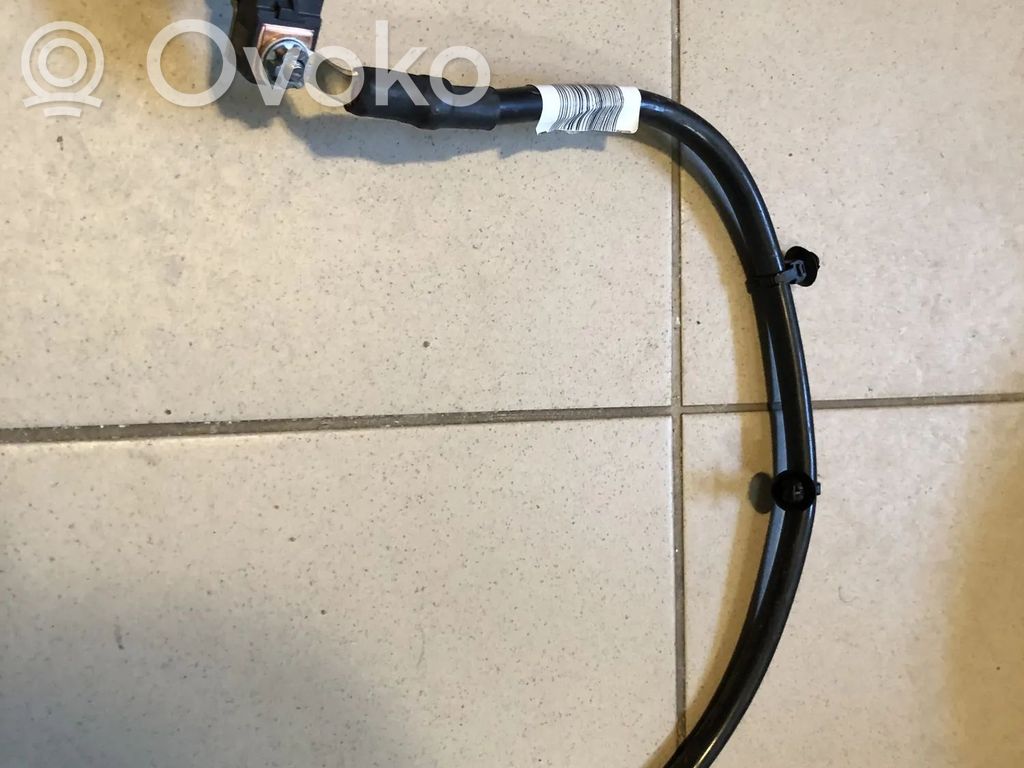 Audi A1 Maakaapeli, akku 