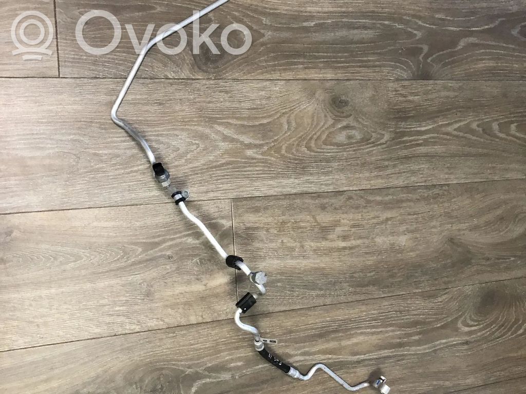 BMW 1 F40 Ilmastointilaitteen putki (A/C) 
