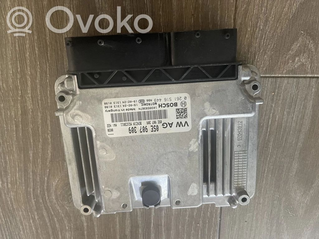 Unidad de control/módulo del motor   05E907309