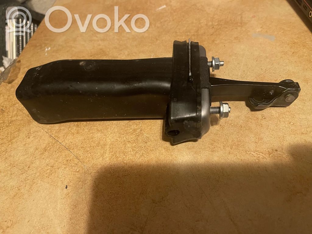Lexus UX Etuoven pidätin 