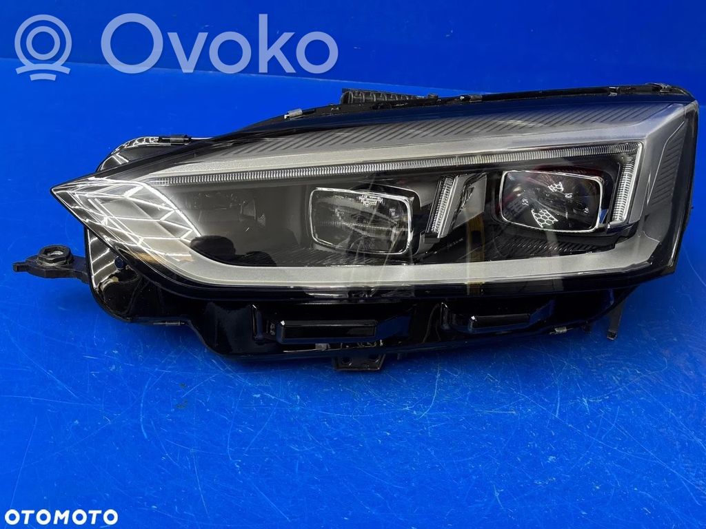 Audi A5 Headlight/headlamp 