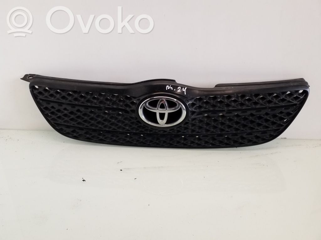 Toyota Corolla E120 E130 Etupuskurin ylempi jäähdytinsäleikkö 