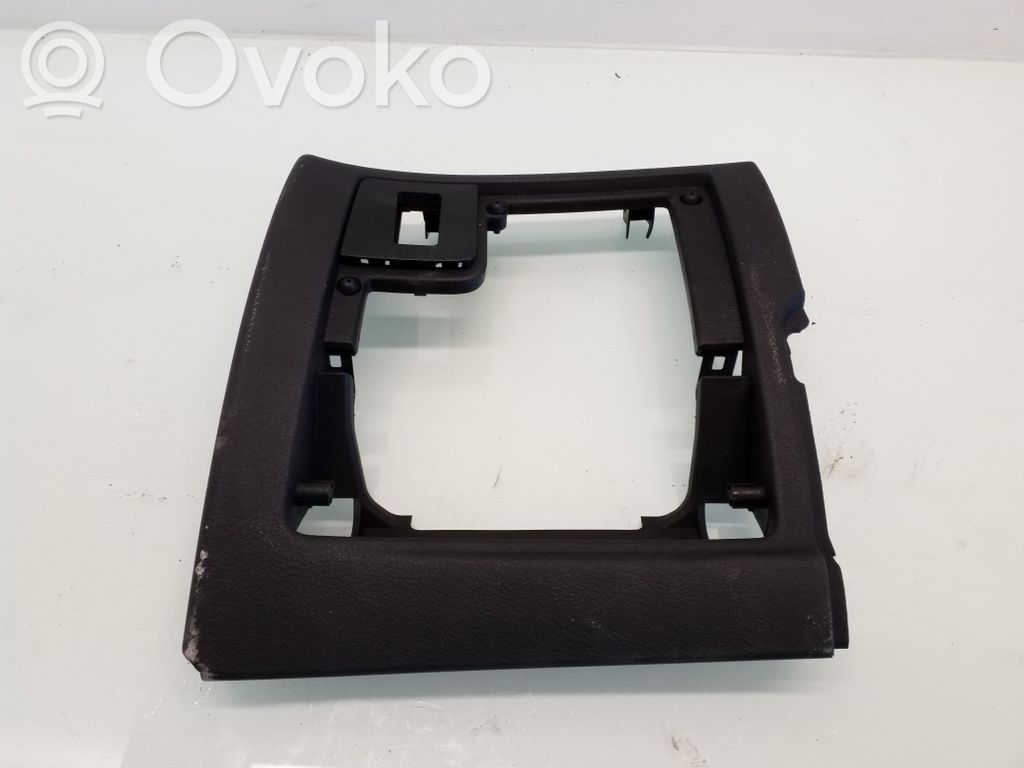 Peugeot 407 Kita salono detalė 