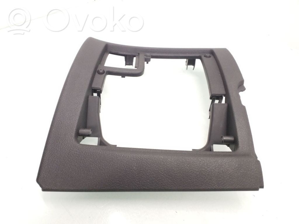 Peugeot 407 Kita salono detalė 