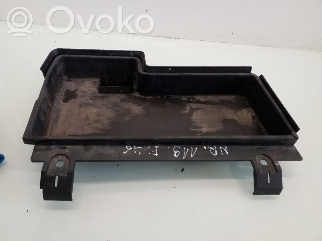 Other trunk/boot trim element   8193797