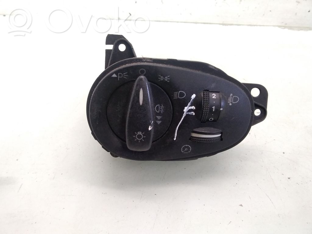 Light switch   04052504