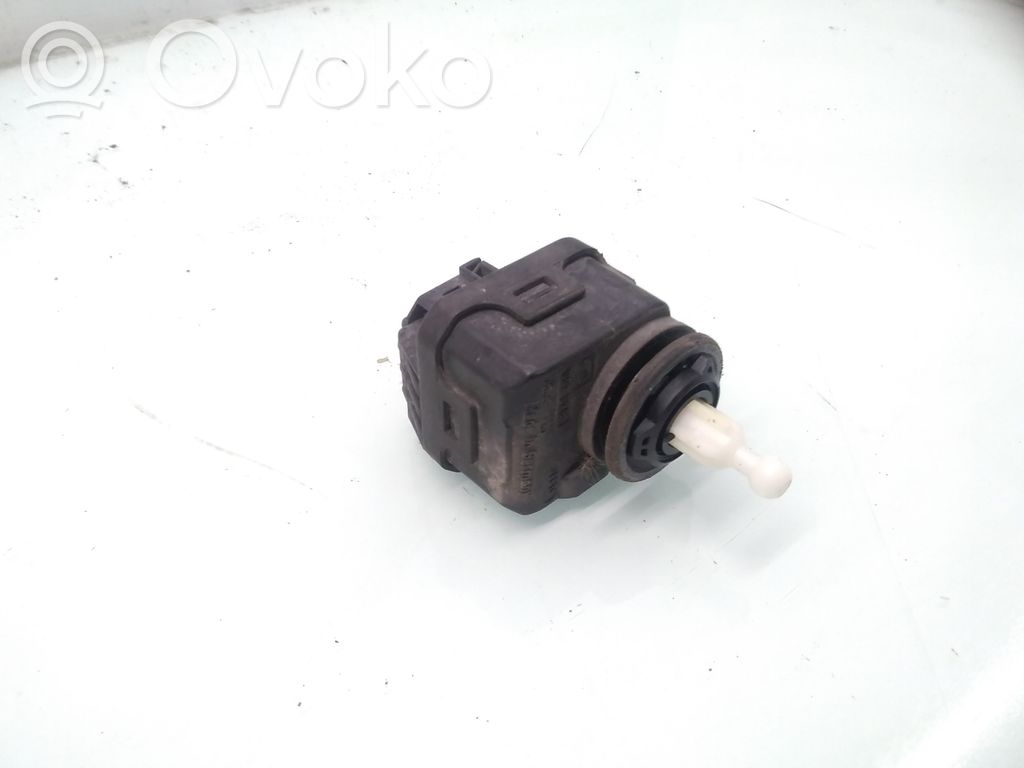 Audi A3 S3 8L Headlight level adjustment motor 