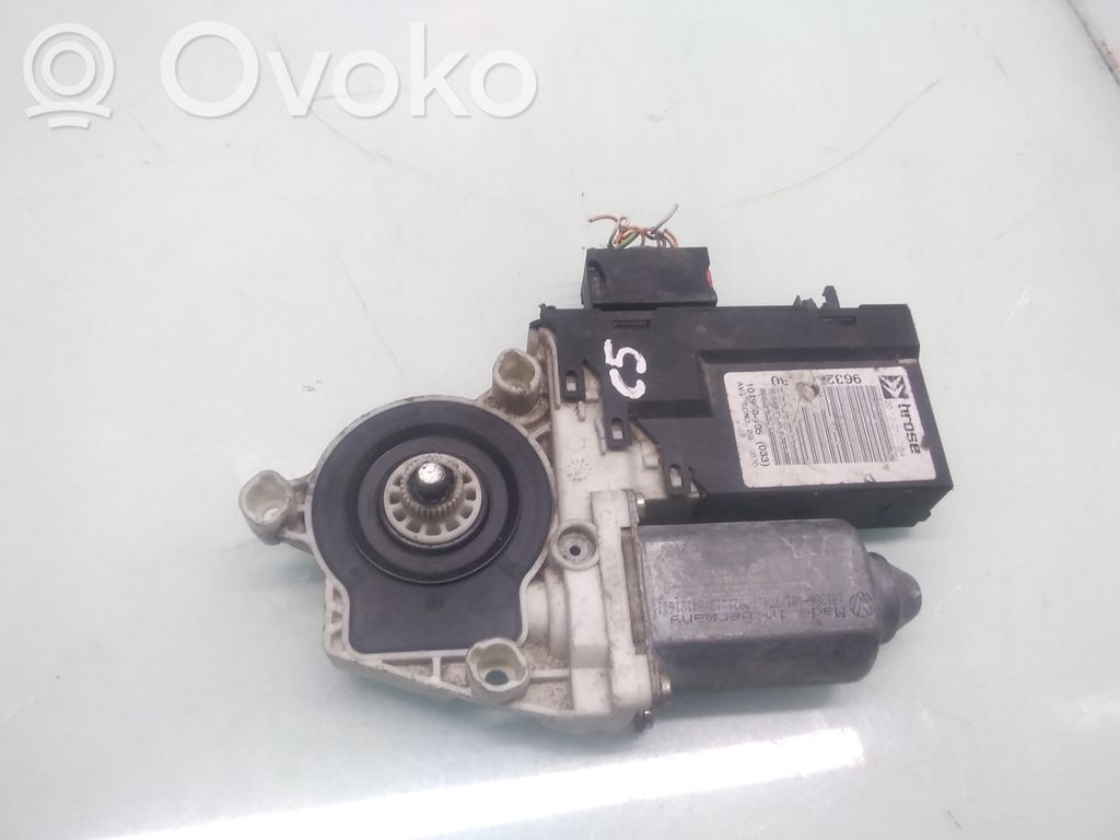 Citroen C5 Front door window regulator motor 