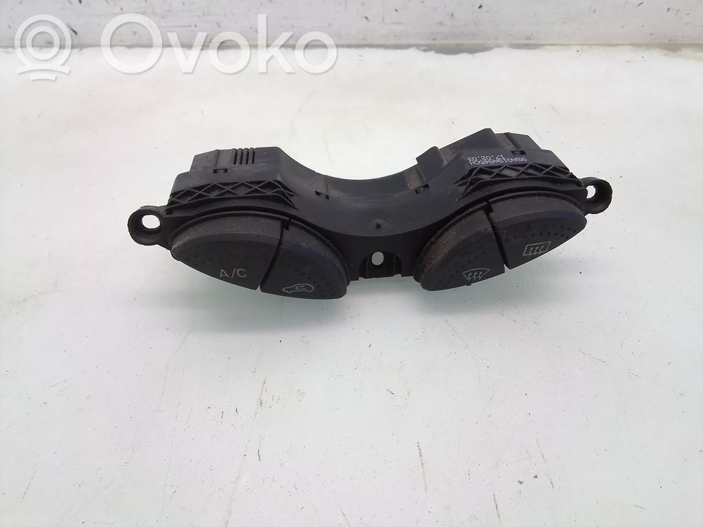 Ford Focus Windscreen/window heater switch 