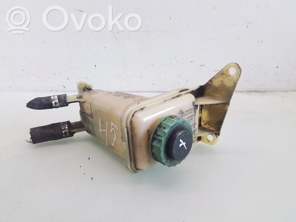 Volkswagen PASSAT B5 Ohjaustehostimen nestesäiliö 