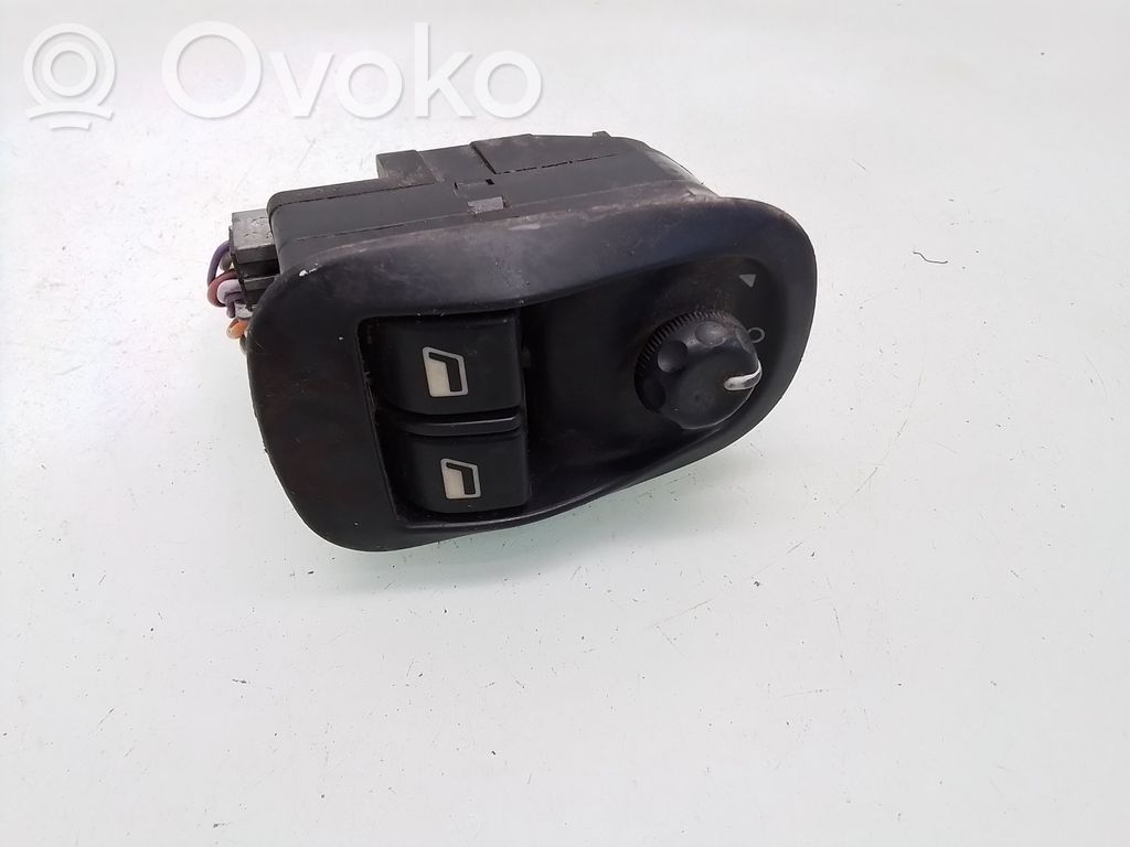 Peugeot 206 Electric window control switch 