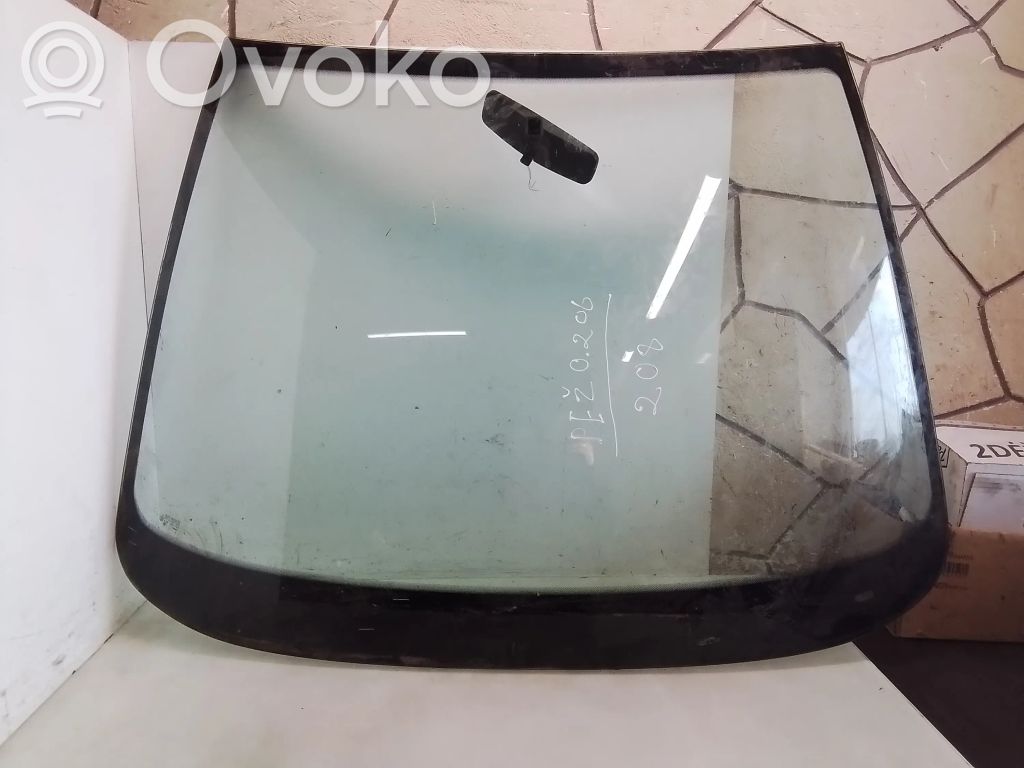 Peugeot 206 Front windscreen/windshield window 