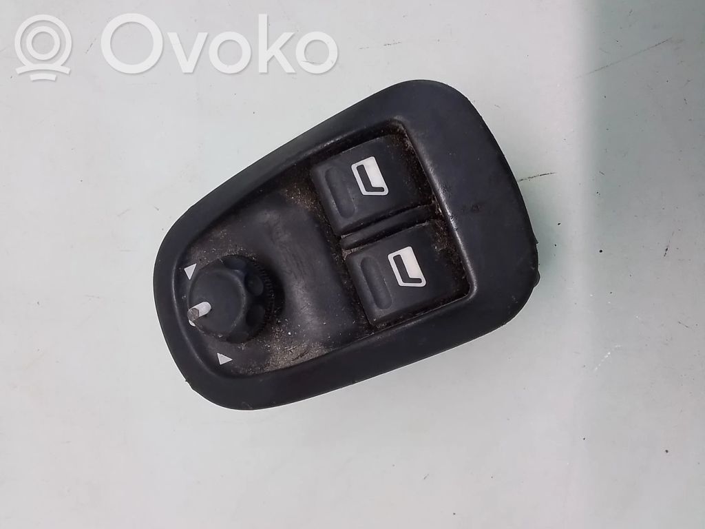 Peugeot 206 Electric window control switch 