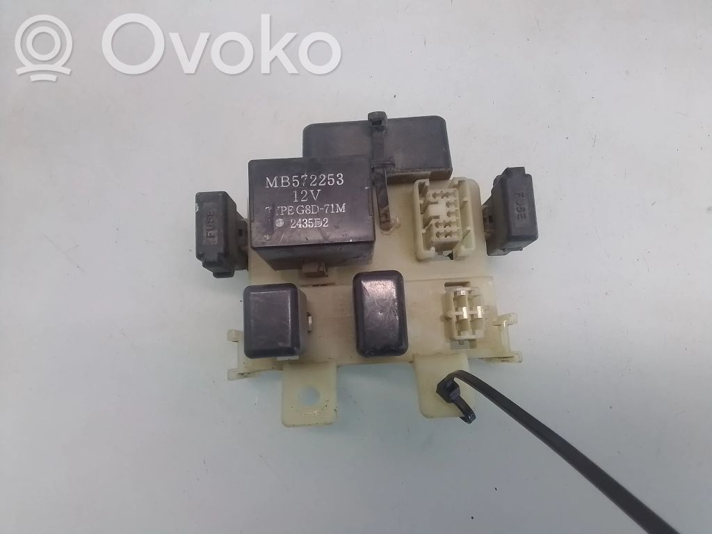 Mitsubishi L200 Rėlių montavimo blokas 