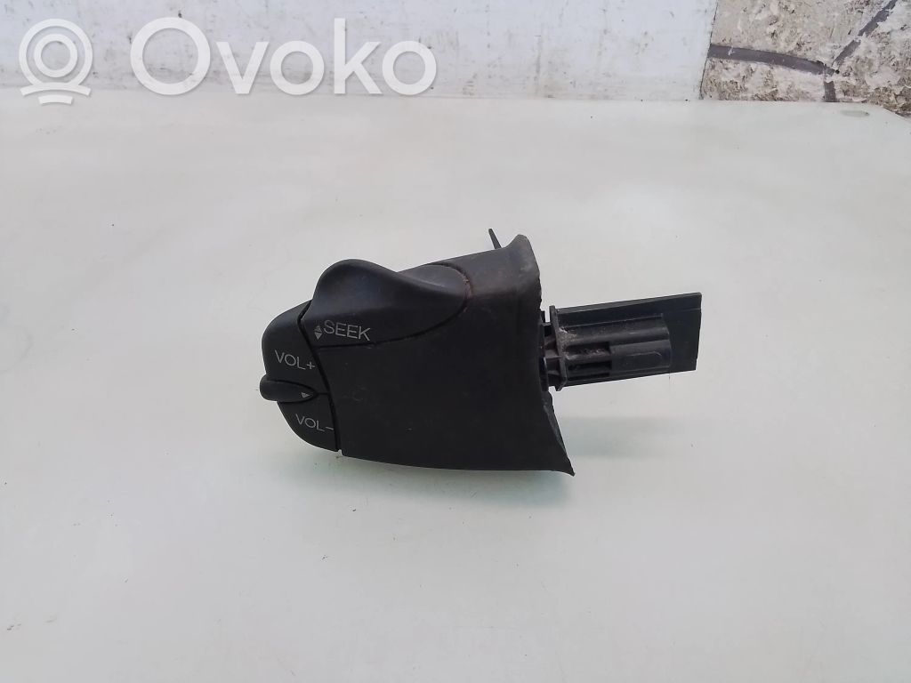 Ford Focus Multifunctional control switch/knob 