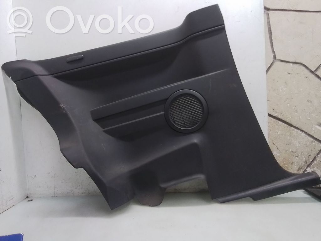 Volkswagen Fox Boczek / Tapicerka drzwi tylnych 