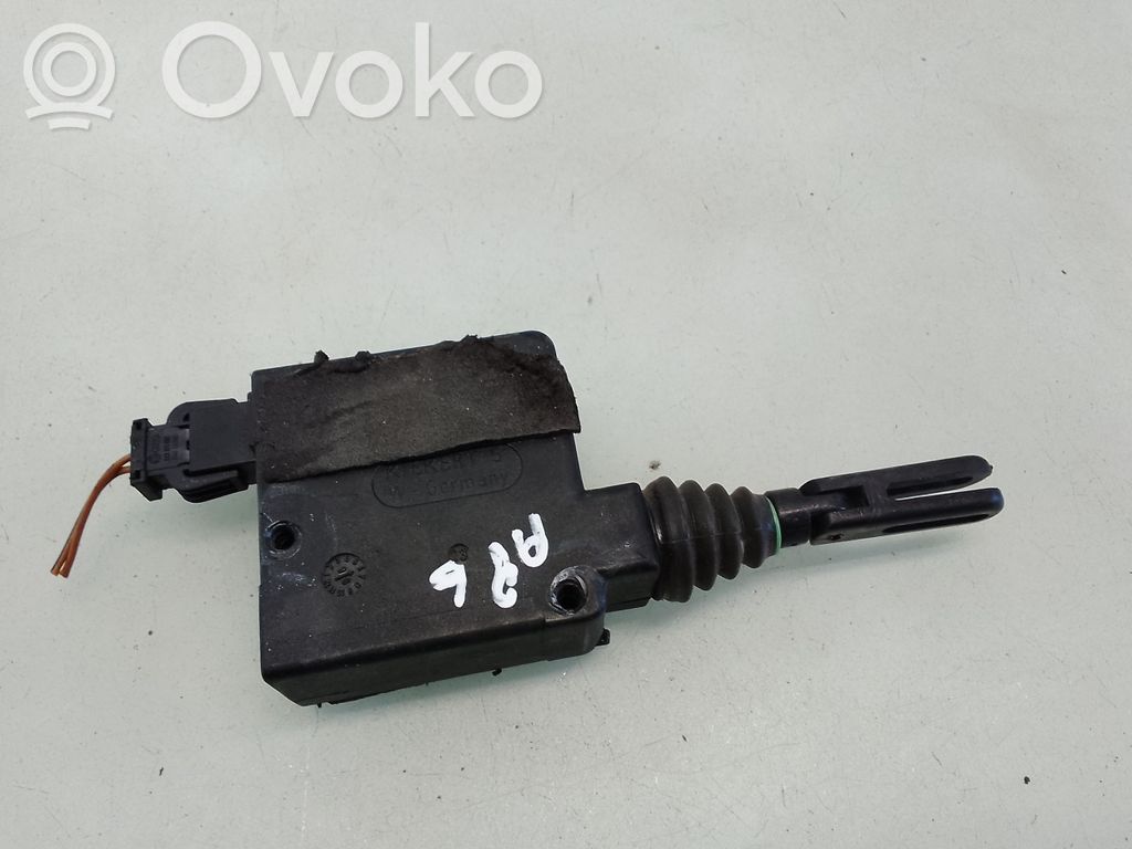 Audi A8 S8 D2 4D Motor de la cerradura/cierre del maletero/compartimento de carga 
