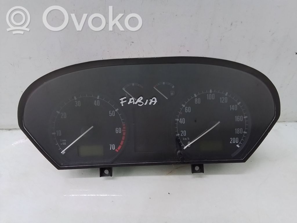 Skoda Fabia Mk1 (6Y) Speedometer (instrument cluster) 