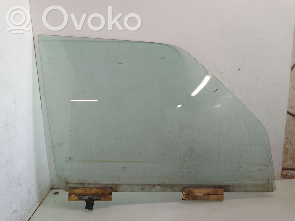 Land Rover Range Rover P38A Front door window glass four-door 
