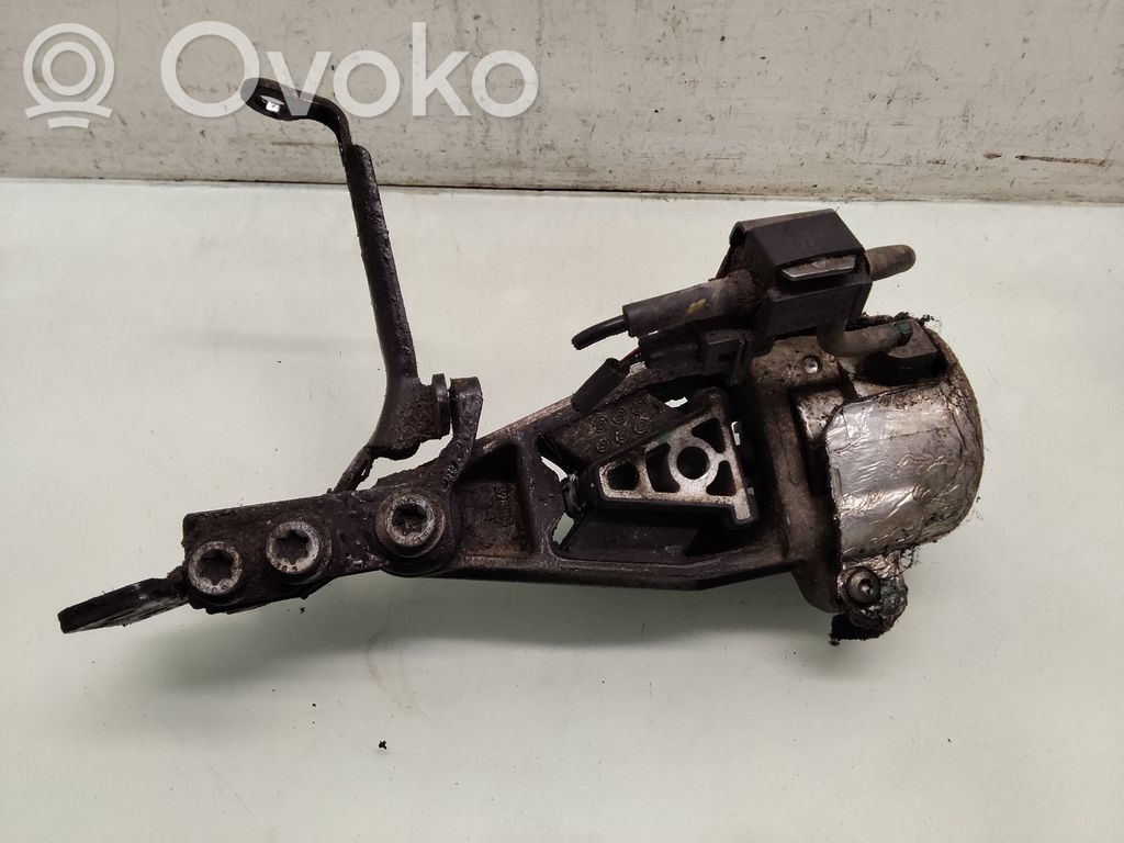 Citroen C5 Engine mount bracket 
