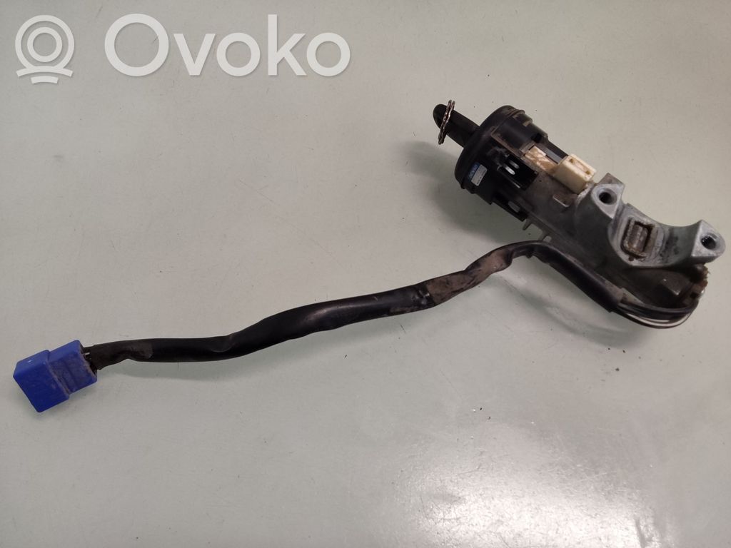 Subaru Forester SF Užvedimo spynelė 