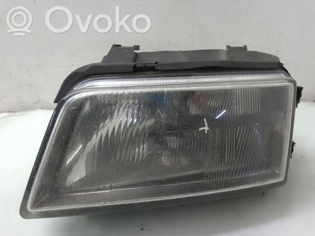 Audi A4 S4 B5 8D Priekinis žibintas 