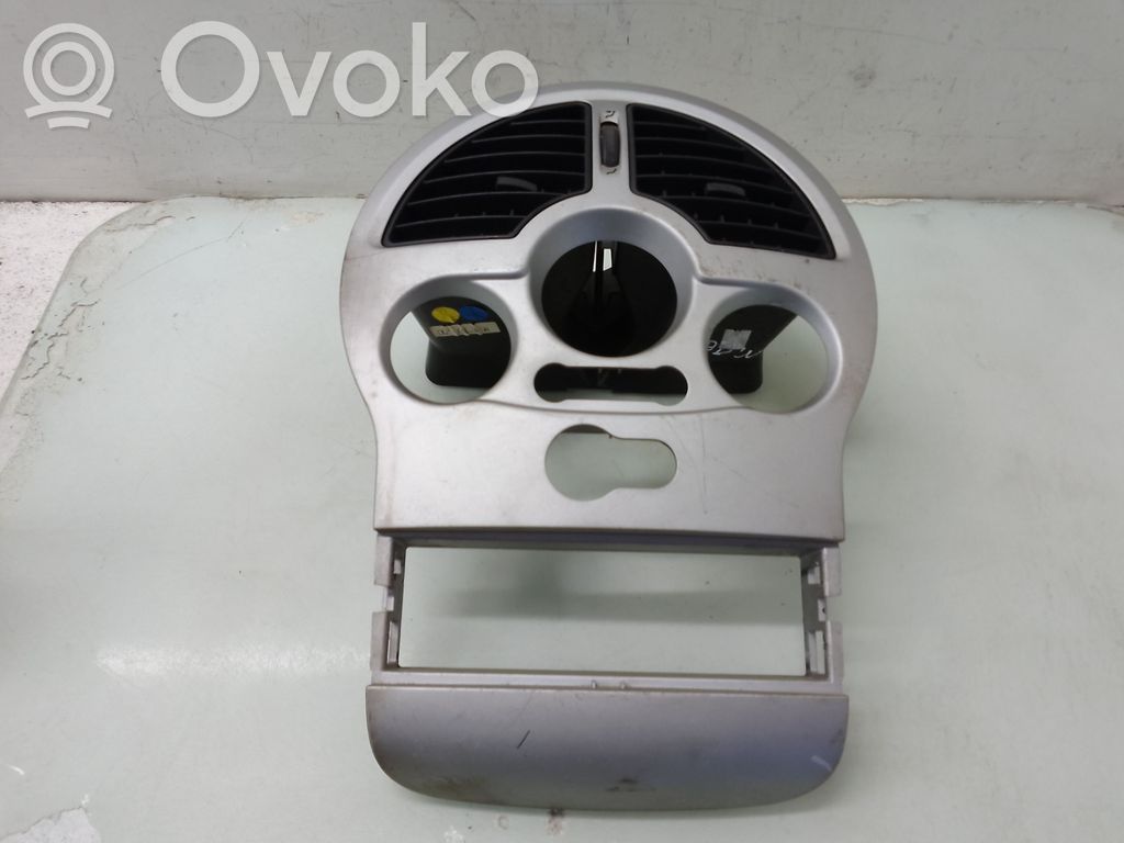 Rejilla de ventilación central del panel   8928,8941