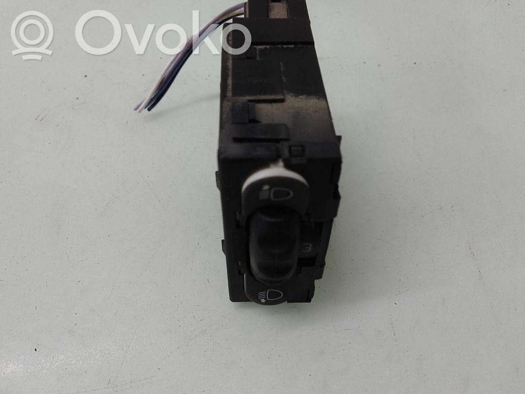 Headlight level height control switch   8200326875
