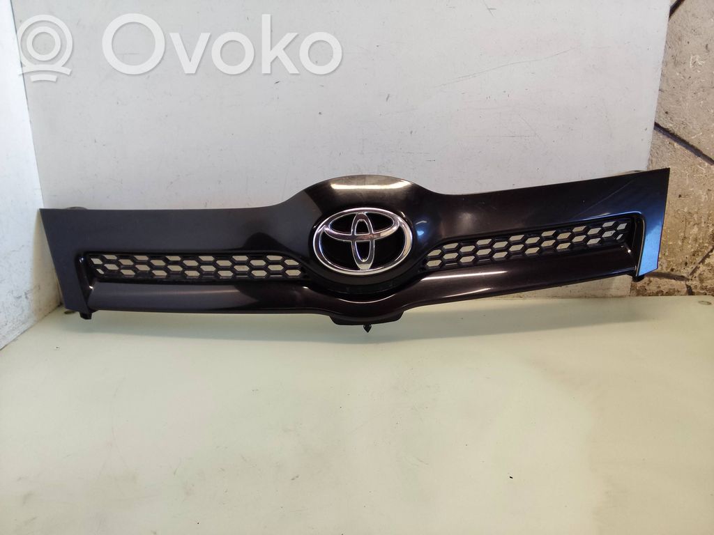 Toyota Corolla Verso E121 Griglia superiore del radiatore paraurti anteriore 