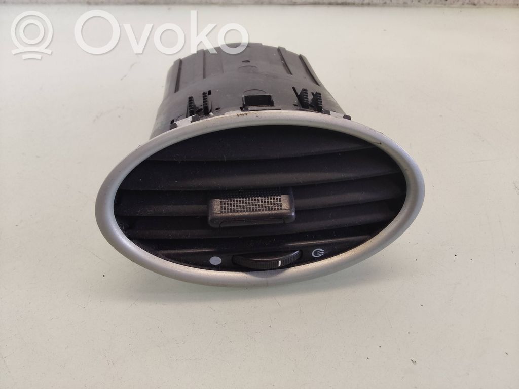 Ford Focus Copertura griglia di ventilazione laterale cruscotto 